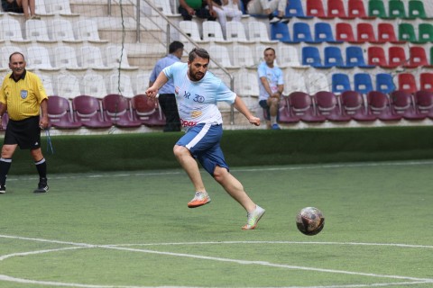 Veteran futbolçular və jurnalistlər arasında yoldaşlıq oyunu - FOTO