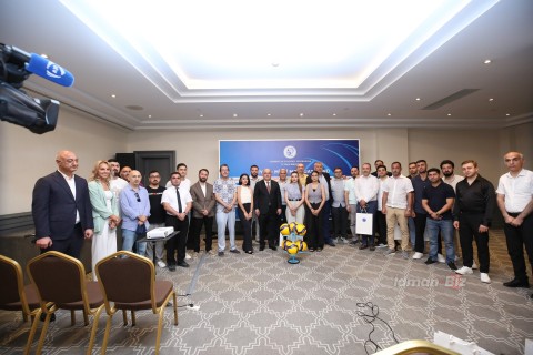 Azərbaycan Voleybol Federasiyası "İdman.biz"i təltif edib - FOTO