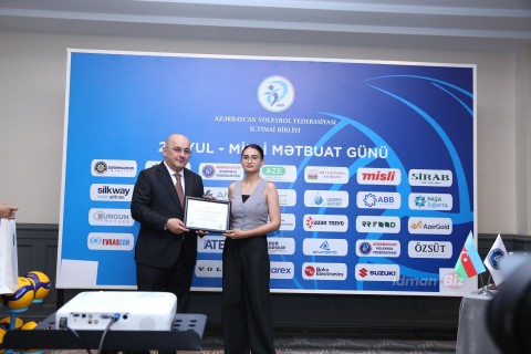 Azərbaycan Voleybol Federasiyası "İdman.biz"i təltif edib - FOTO