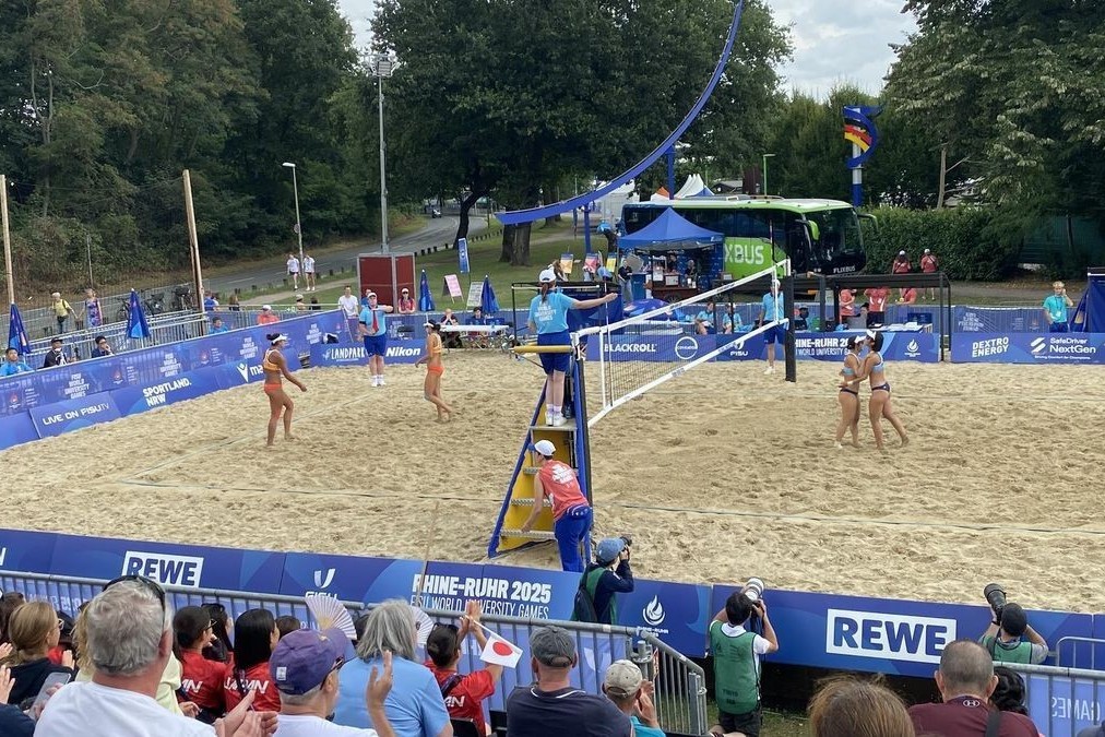 IDMAN.BIZ FROM GERMANY: Azerbaijani beach volleyball teams face tough weather at Universiade