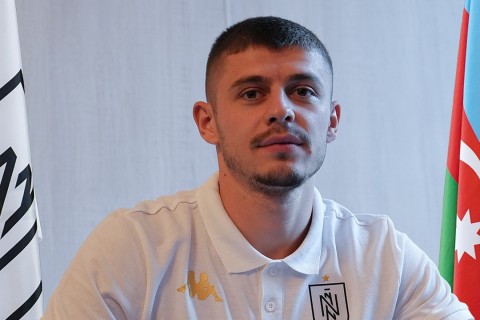 Официально: "Нефтчи" подписал румынского защитника