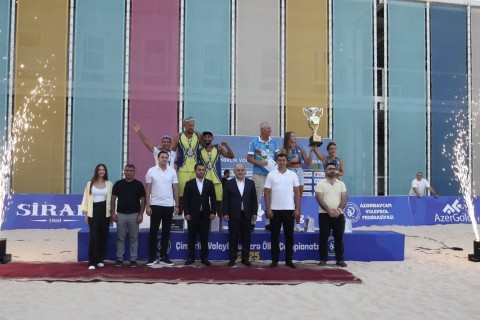 Çimərlik voleybolu üzrə Azərbaycan çempionatının mükafatçıları - FOTO