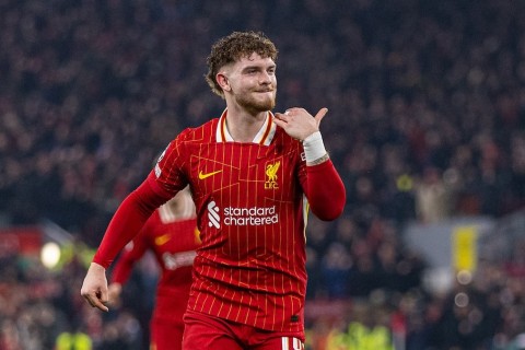 İngilis futbolçu İstanbul klubuna keçir