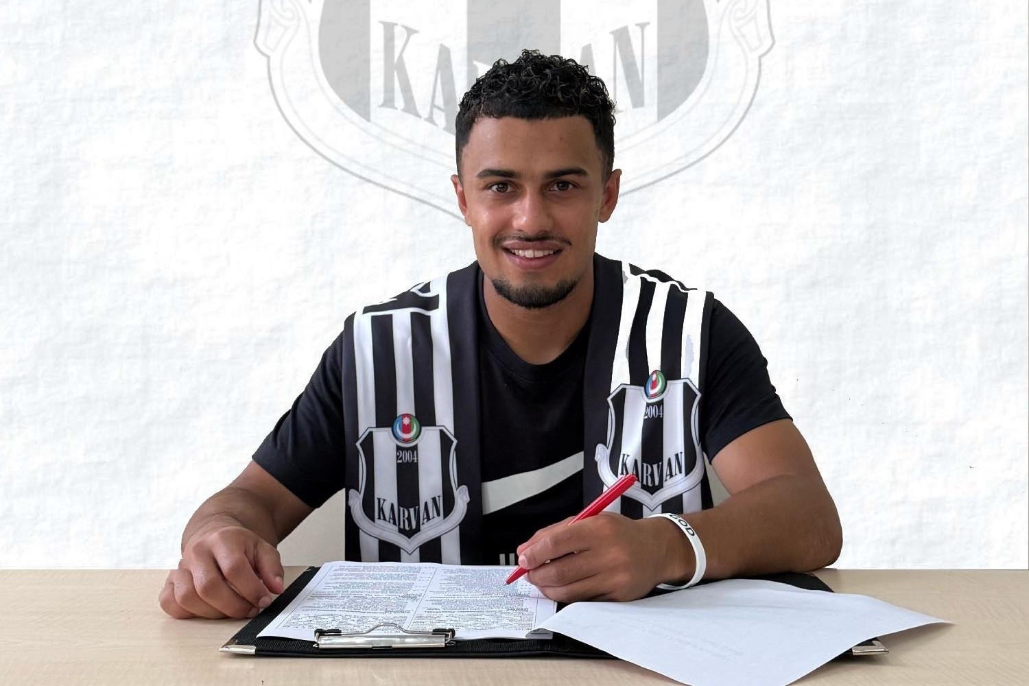 "Karvan" Şri Lanka millisinin futbolçusunu transfer edib