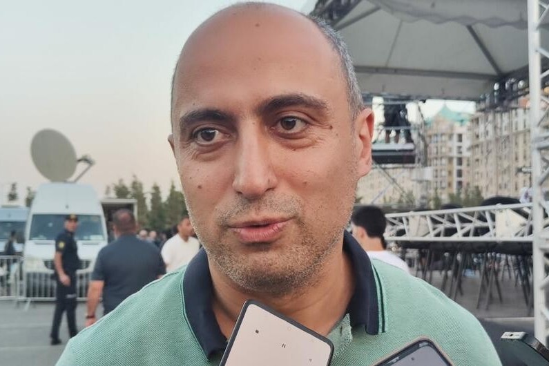 Emin Əmrullayev: "Hazırda keçid dövründəyik"