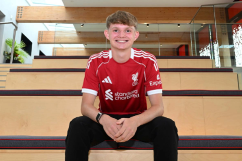 "Ливерпуль" подписал 17-летнего форварда