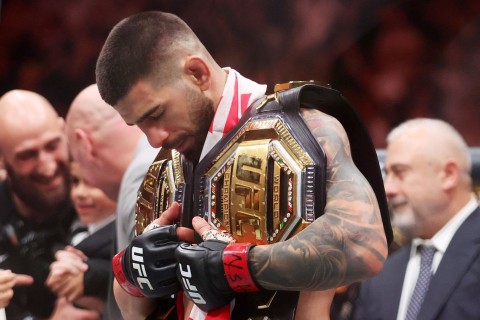 50 тысяч человек спели песню, под которую Топурия выходит на поединки в UFC - ВИДЕО