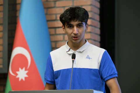 Fərid Qayıbov beynəlxalq yarışlarda yüksək nəticələr əldə edən idmançılarla görüşüb - FOTO