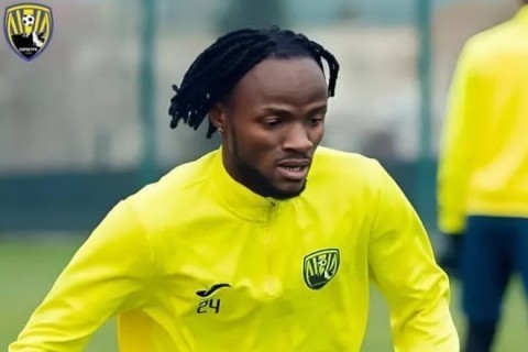 WATCH: Kapaz re-signs Olawale Onanuga