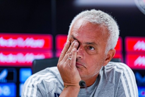 Моуринью не смог сдержать слез на пресс-конференции - ВИДЕО