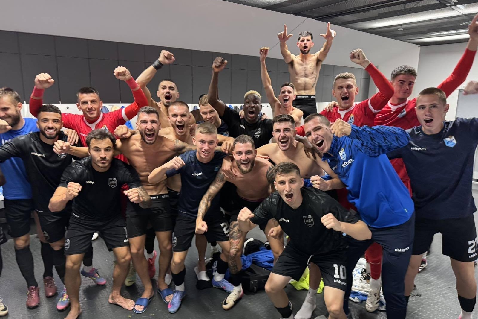 Azərbaycanlı futbolçu Konfrans Liqasında qələbəyə sevinib