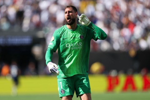 Доннарумма, Алисон, Куртуа и Облак - в числе номинантов на приз имени Льва Яшина