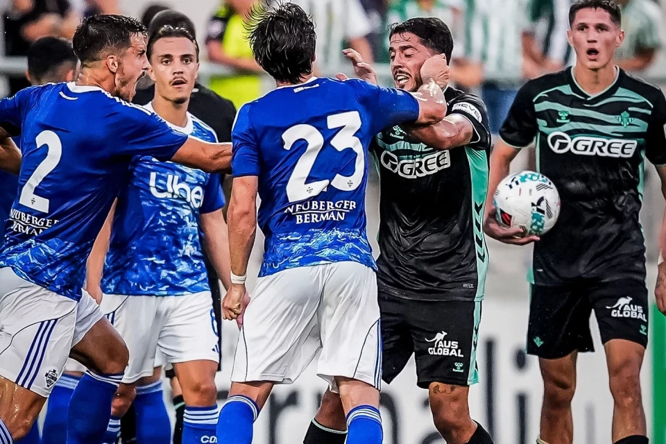 Futbolçular yoxlama oyunu zamanı dava salıblar - VİDEO