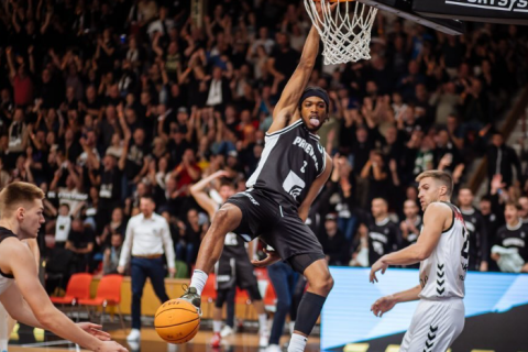 "Sabah" amerikalı basketbolçu ilə güclənib