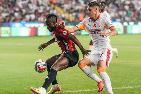 WATCH:  Galatasaray starts Turkish Super League with comfortable win