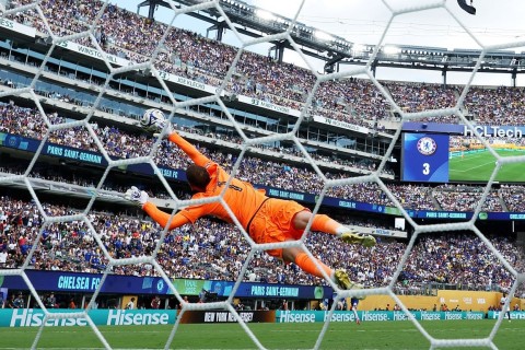 PSG sets £26M price tag on Donnarumma as United move looms