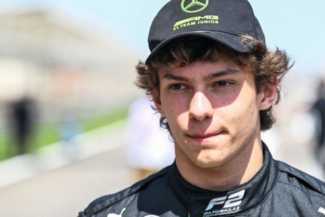 19-летний гонщик NASCAR сломал ключицу во время празднования победы - ВИДЕО