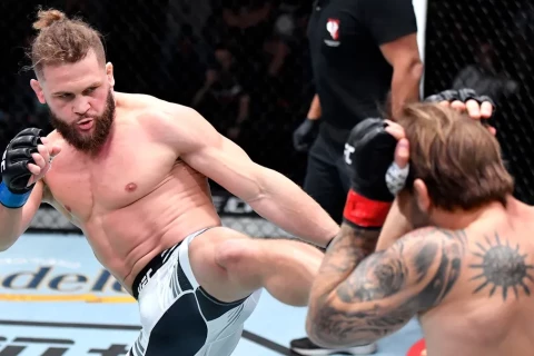 UFC əfsanəsi Fiziyevin rəqibini tənqid edib: "Bu, düzgün qərar deyil" - VİDEO