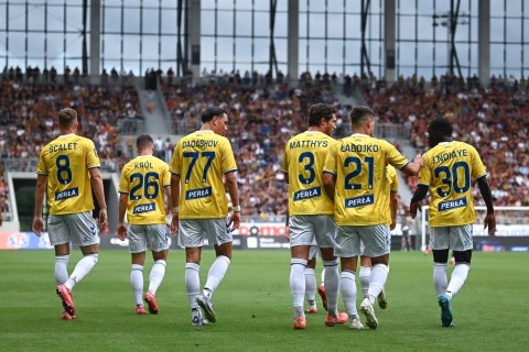 Renat ehtiyatda qalıb, komandası 1 xal qazanıb