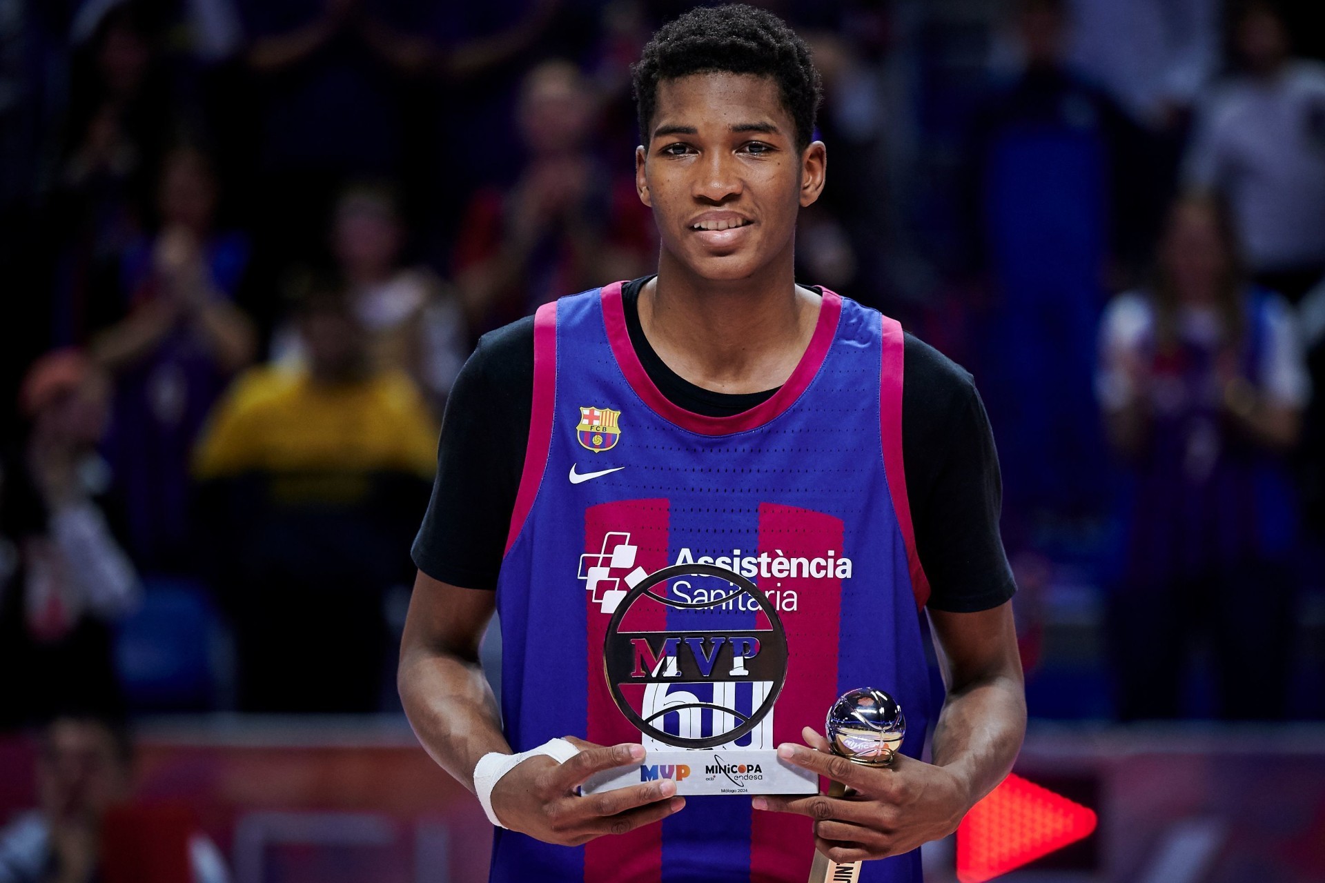 Dabone 13-year-old Mohamed Dabone joins Barcelona’s main squad - İdman və Biz