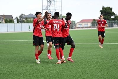 Domi Massoumou: “The Premier League’s level is different” – INTERVIEW