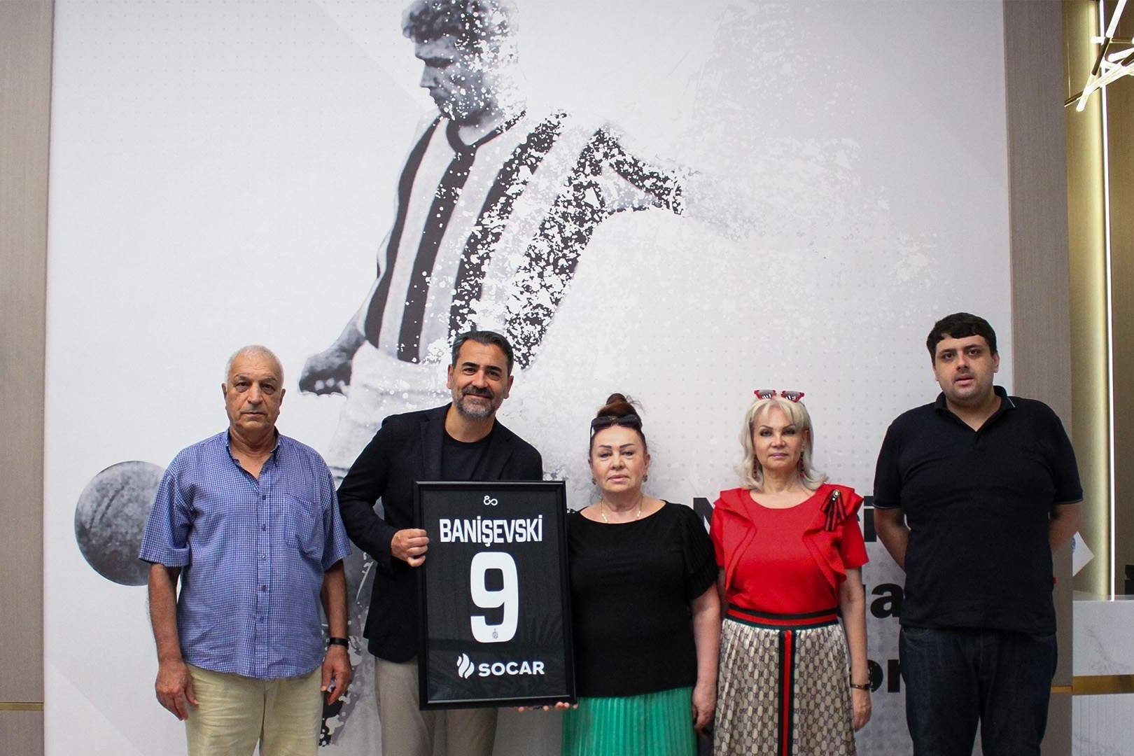 Anatoli Banişevskinin ailə üzvləri "Neftçi"nin qonağı olublar