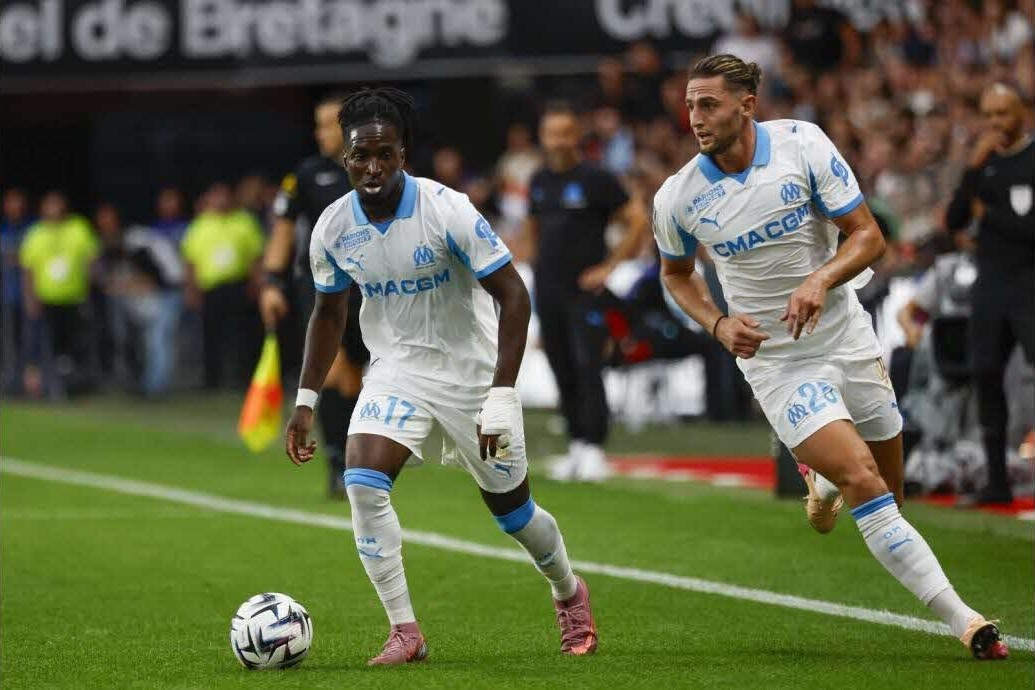 Dalaşan futbolçulara klub fonduna maddi ianə etmək təklif olunub
