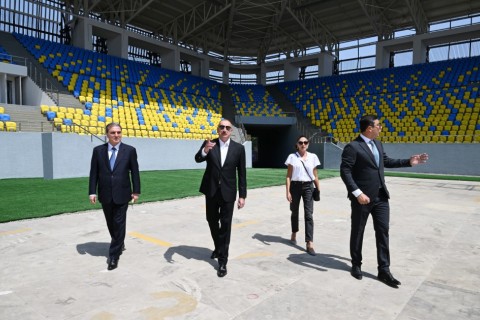 Prezident İlham Əliyev və birinci xanım Mehriban Əliyeva Gəncə şəhər stadionunda tikinti işlərinin gedişi ilə tanış olublar - YENİLƏNİB/FOTO