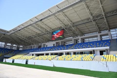 Prezident İlham Əliyev və birinci xanım Mehriban Əliyeva Gəncə şəhər stadionunda tikinti işlərinin gedişi ilə tanış olublar - YENİLƏNİB/FOTO