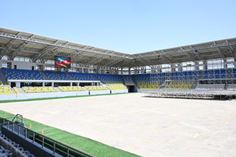 Prezident İlham Əliyev və birinci xanım Mehriban Əliyeva Gəncə şəhər stadionunda tikinti işlərinin gedişi ilə tanış olublar - YENİLƏNİB/FOTO
