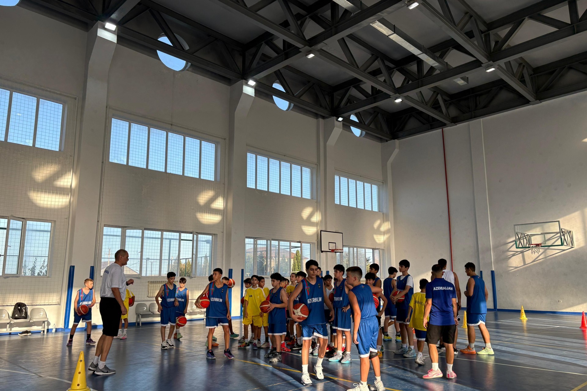Serbiyalı mütəxəssis Zuğulbada basketbolçu seçir - FOTO