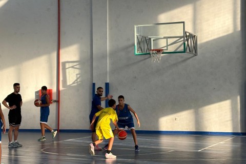 Serbiyalı mütəxəssis Zuğulbada basketbolçu seçir - FOTO