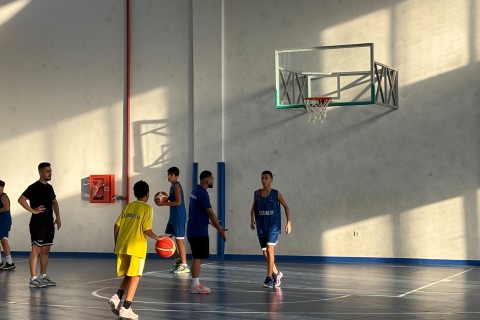 Serbiyalı mütəxəssis Zuğulbada basketbolçu seçir - FOTO