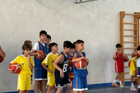 Serbiyalı mütəxəssis Zuğulbada basketbolçu seçir - FOTO