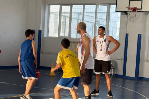Serbiyalı mütəxəssis Zuğulbada basketbolçu seçir - FOTO