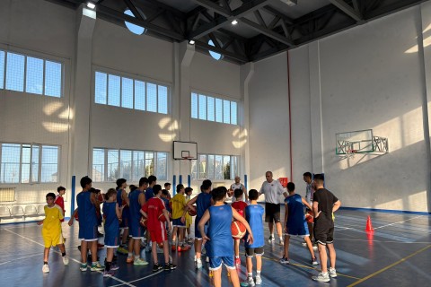 Serbiyalı mütəxəssis Zuğulbada basketbolçu seçir - FOTO