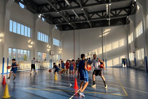 Serbiyalı mütəxəssis Zuğulbada basketbolçu seçir - FOTO