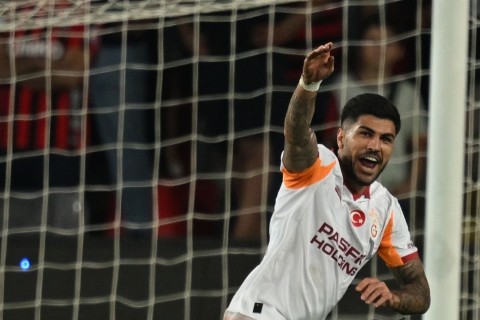 "Qalatasaray" hesabı açıb - YENİLƏNİR/VİDEO