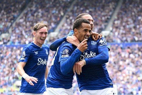 "Everton"un yeni stadionda ilk qələbəsi, "Mançester Yunayted" Fulhem" səfərində