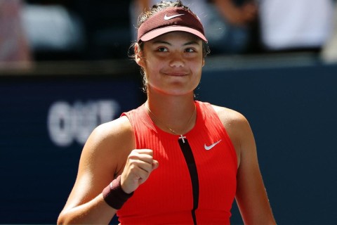 Sabalenka, Djokovic win before Medvedev tirade sparks chaos at US Open