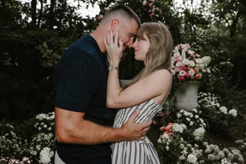 Taylor Swift and Travis Kelce announce engagement