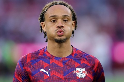 “Тоттенхэм” сделал предложение по трансферу Хави Симонса