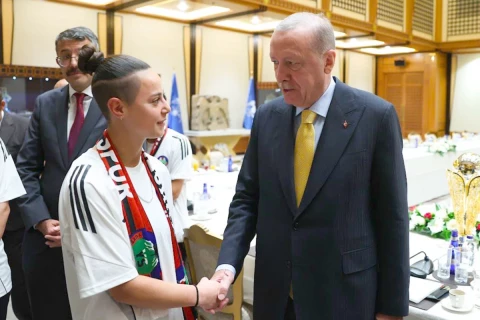 Azərbaycan millisinin futbolçuları Türkiyə Prezidenti ilə görüşüblər - FOTO