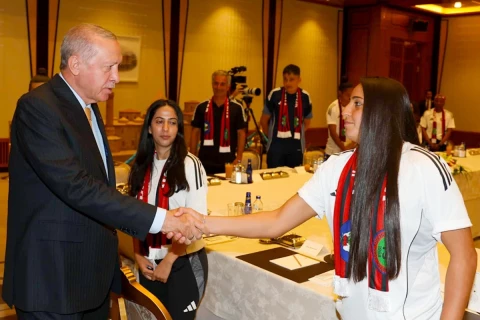 Azərbaycan millisinin futbolçuları Türkiyə Prezidenti ilə görüşüblər - FOTO