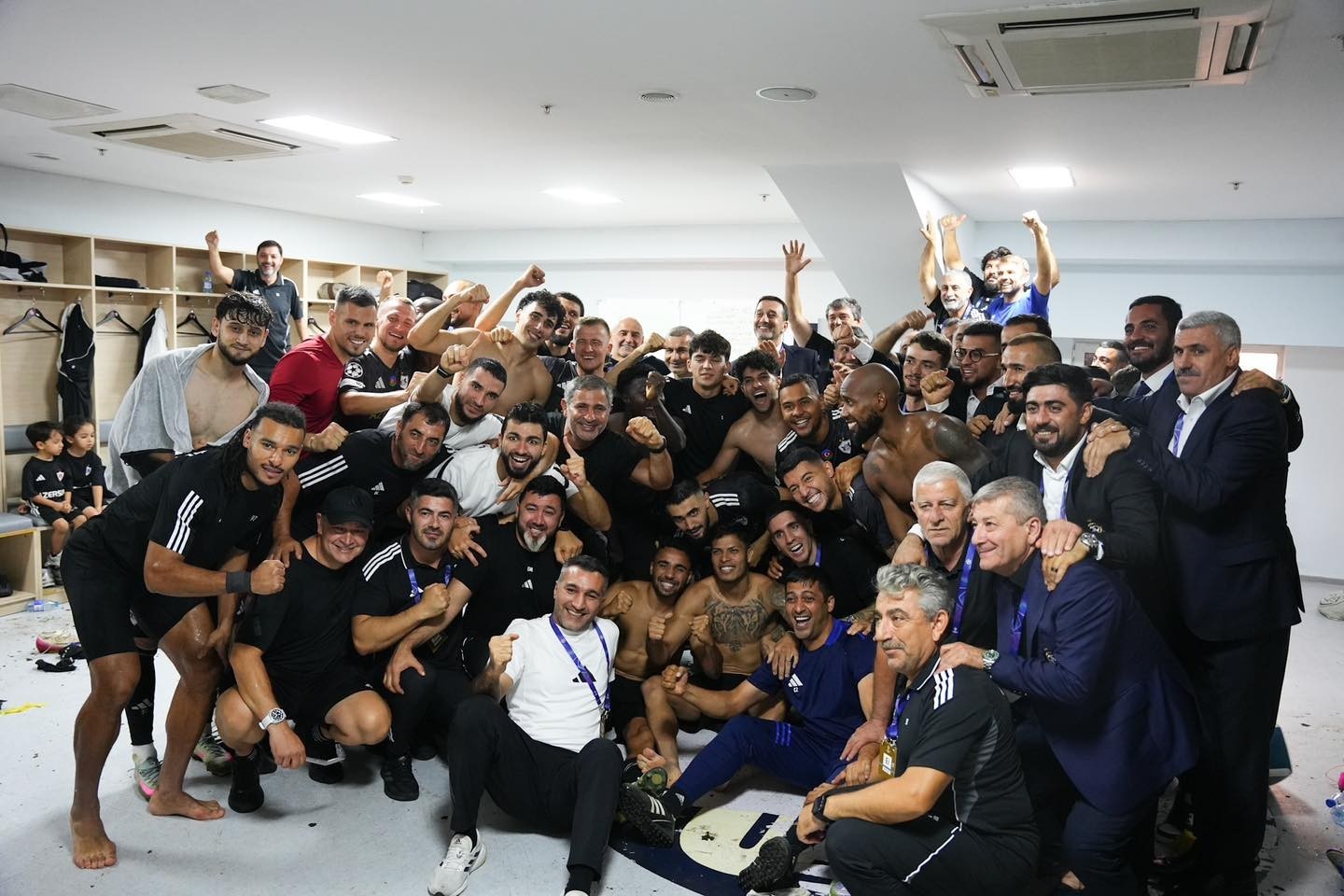 Qarabag to open Champions League campaign against Benfica, close with Liverpool - VIDEO