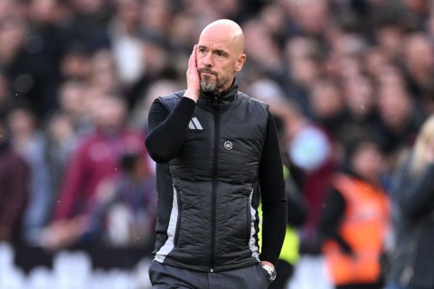 "Байер" объявил об отставке тен Хага с поста главного тренера команды