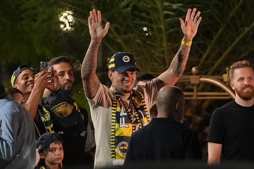 Ederson completes permanent move from Manchester City to Fenerbahce