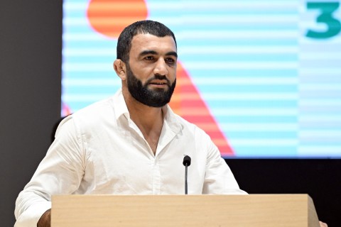 Fərid Qayıbov uğur qazanmış idmançılar və onların məşqçiləri ilə görüşüb - FOTO