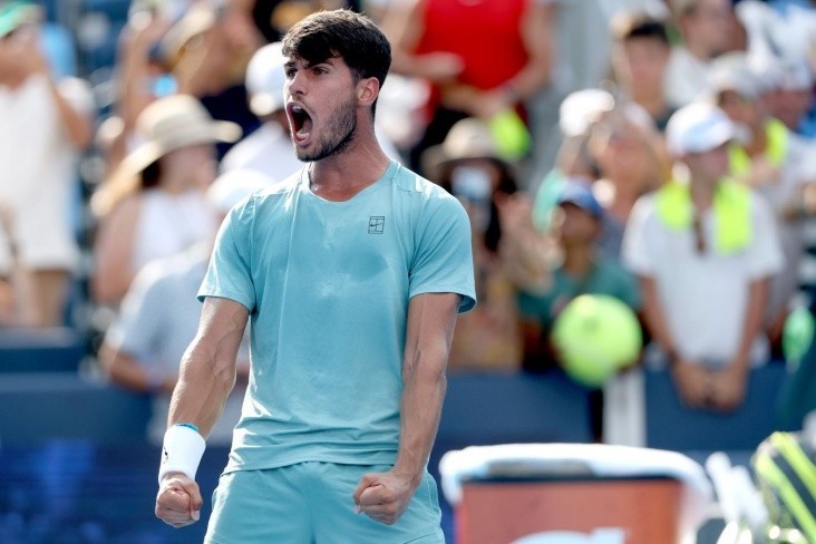 Karlos Alkaras inamla US Open-in finalına doğru irəliləyir