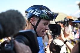 Chris Froome suffers life-threatening heart injury in training crash